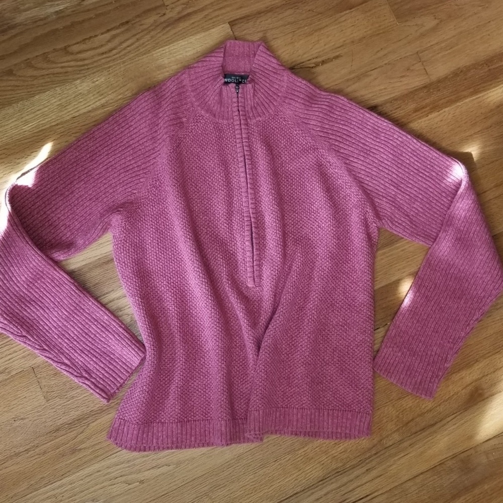 Like new!  Woolrich Sweater